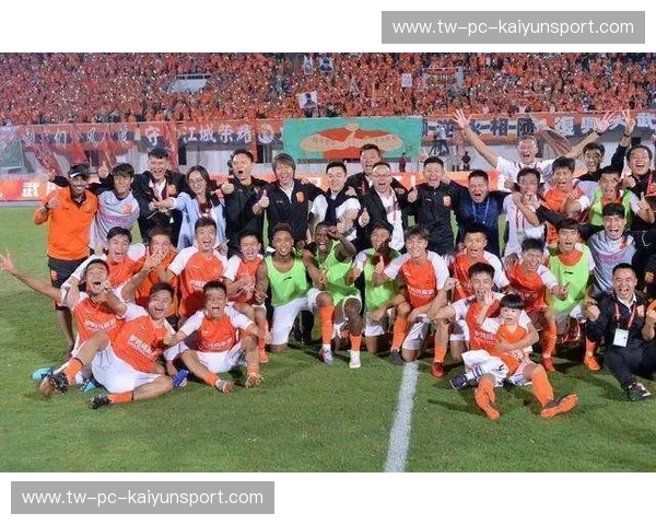 荆楚雄风，鹏城逐梦：武汉卓尔与深圳队的绿茵对决